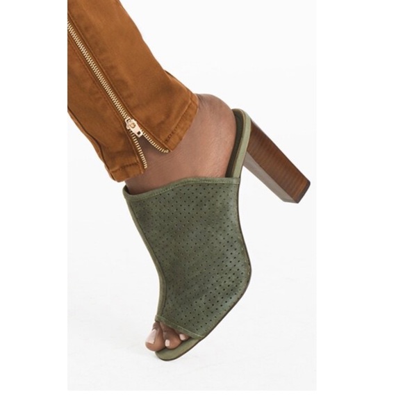 WHBM-Military Green Suede Perforated Mules-PRESTINE CONDITION! - Picture 3 of 5